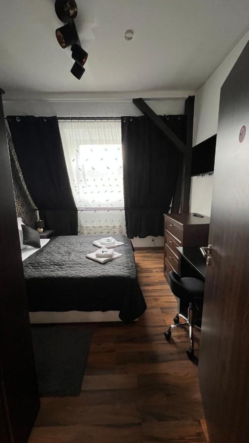 Pension Chevermeto Chemnitz Bagian luar foto