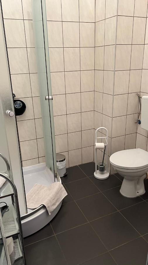 Pension Chevermeto Chemnitz Bagian luar foto